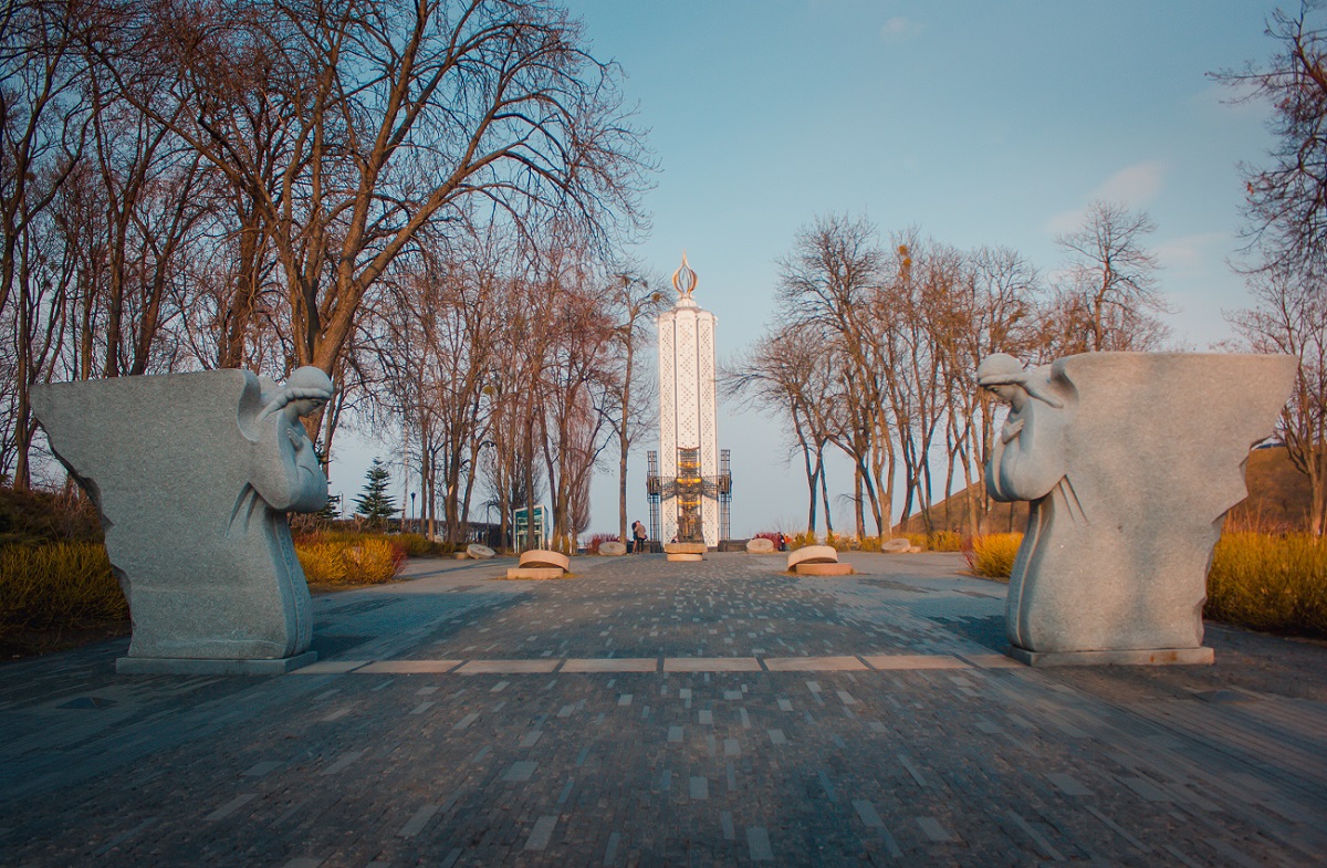 Kiev Meşhul Asker Anıtı -Kiev Holodomor Soykırımı Müzesi - Kiev Holodomor Genocide Museum - Kiev Ücretsiz Yürüyüş Rotası -  Kiev Gezilecek Yerler
